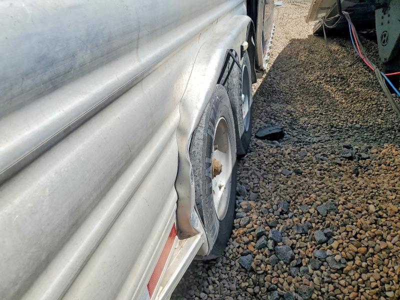 2015 Platiuring 2015 Platinum Manufacturing Livestock Trailer