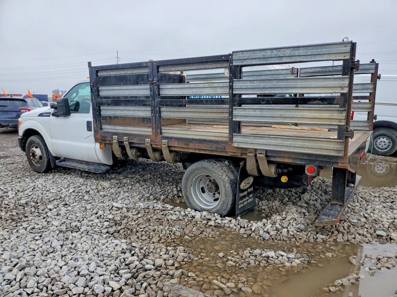 2013 Ford F350 Super Duty Flatbed Truck