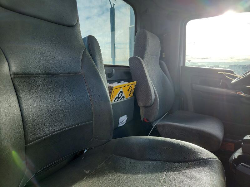 2014 Kenworth T680 Semi Truck