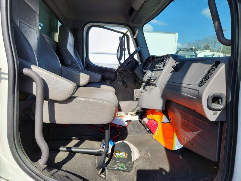 2017 Freigliner 2017 Freightliner Business Class M2 Refrigerated B