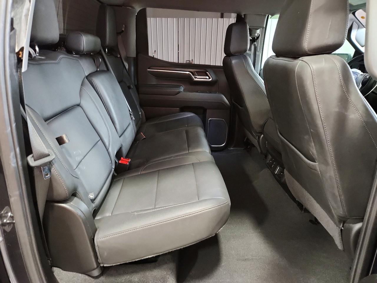 2025 GMC Sierra K1500 SLT