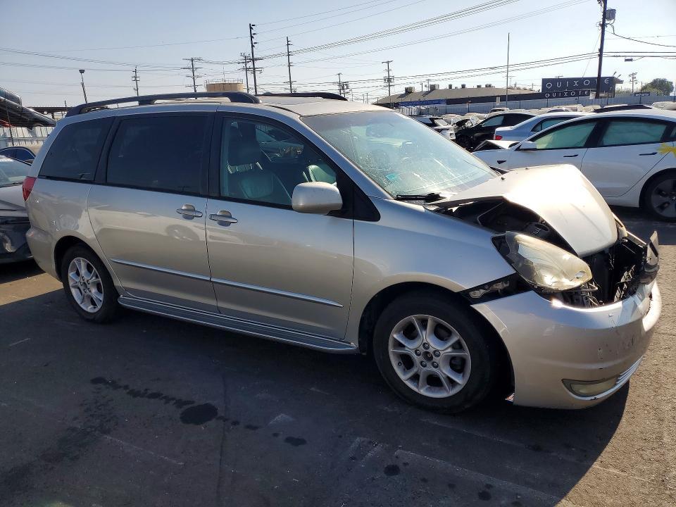 2004 Toyota Sienna xle 7 Passenger