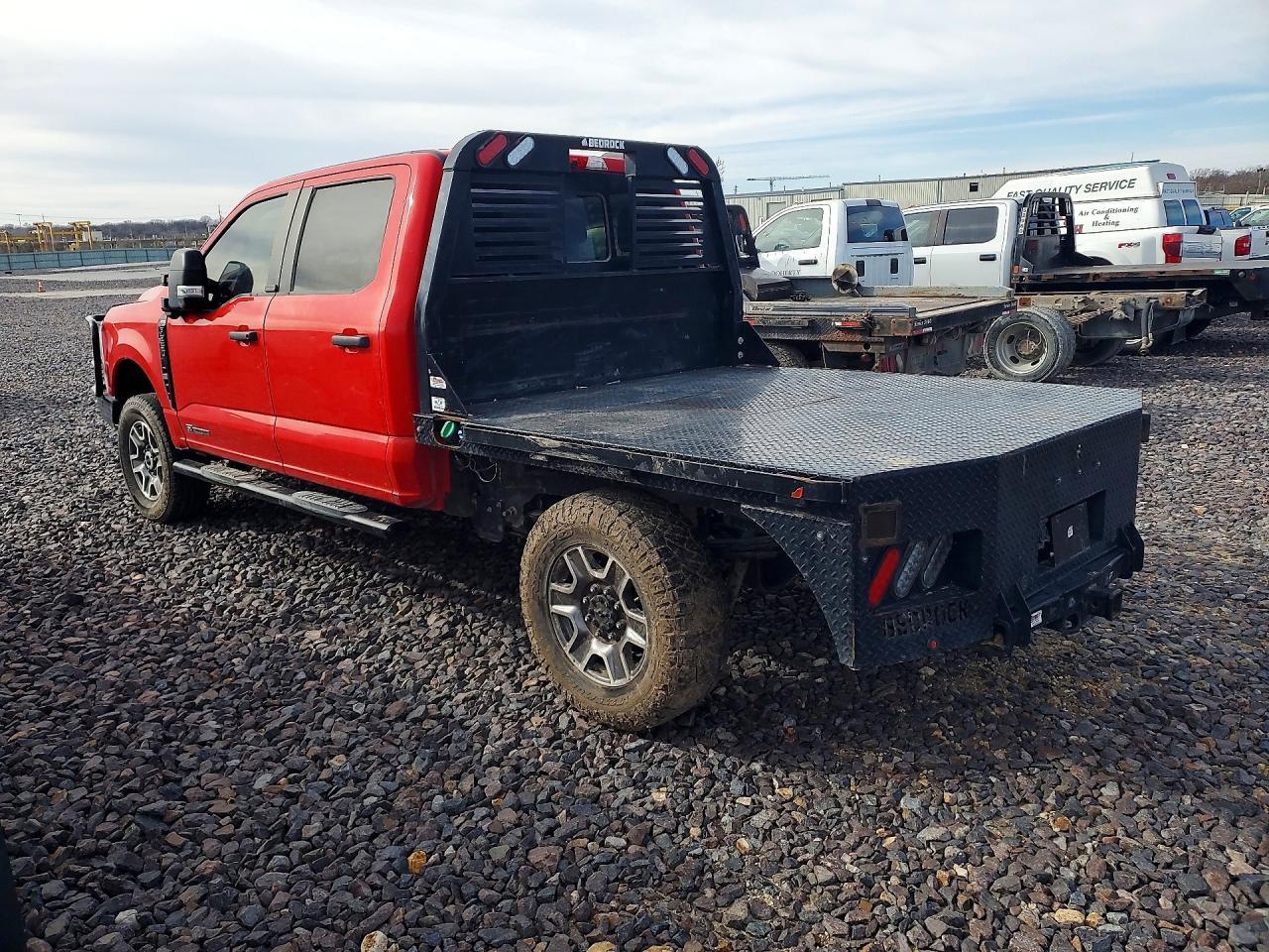 2023 Ford F250 Super Duty Flatbed Truck
