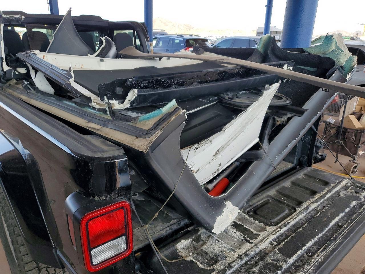 2022 Jeep Gladiator Sport