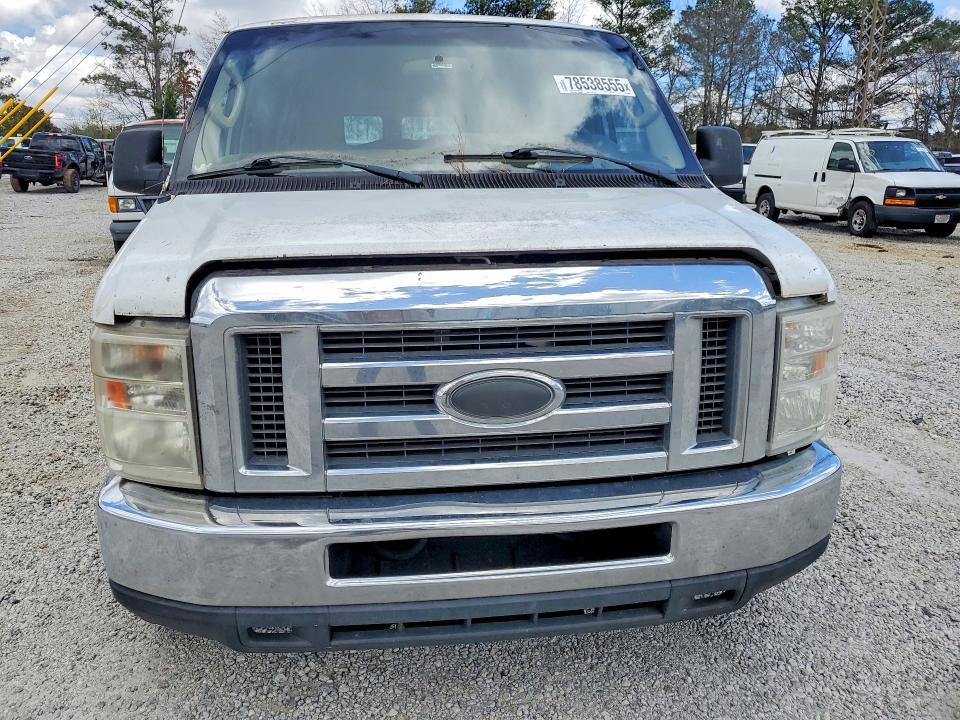 2014 Ford Econoline E350 Super Duty Wagon