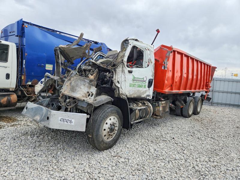 2019 Freigliner 2019 Freightliner 114SD Dump Truck