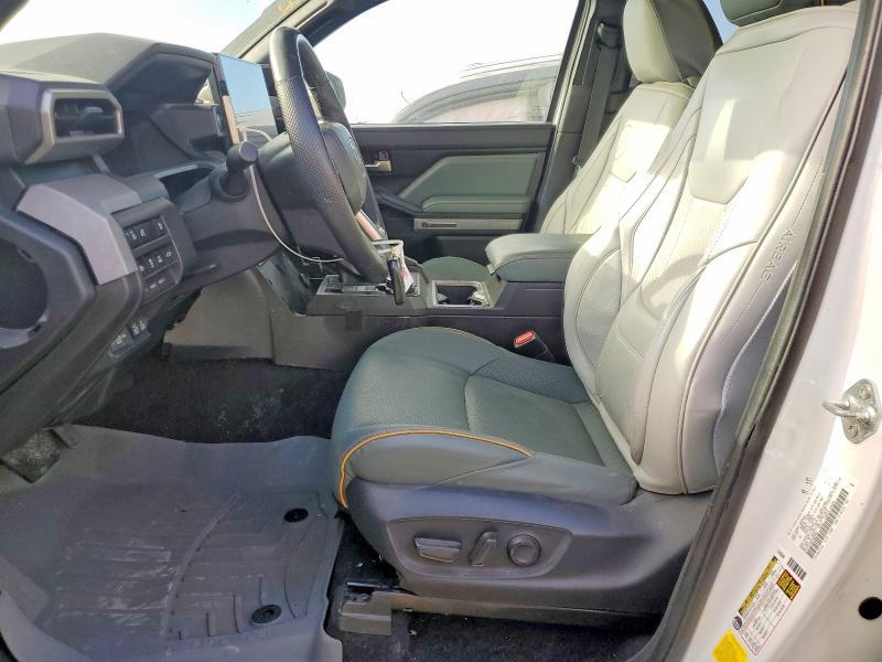 2024 Toyota Tacoma Trailhunter hv