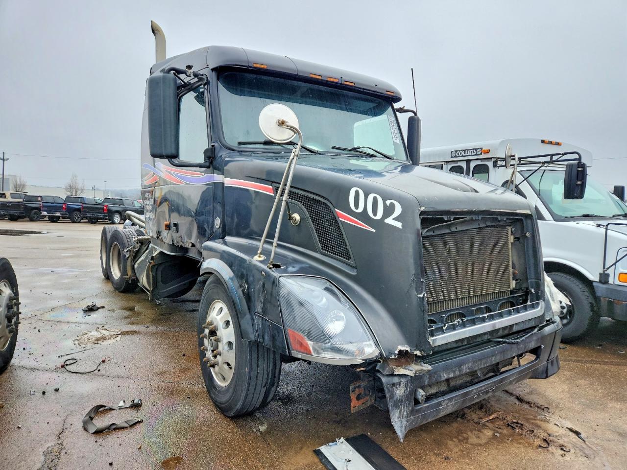 2007 Volvo VNL Semi Truck