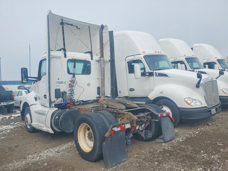 2015 Kenworth T680 Semi Truck