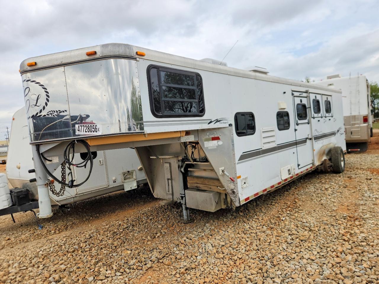 2000 Sundowner Livestock Trailer