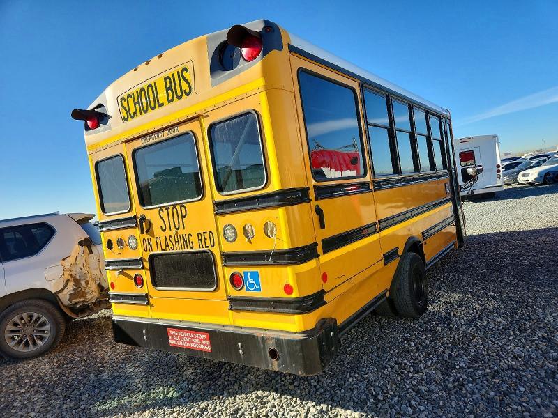 2015 Ford Econoline E450 Super Duty Cutaway Van