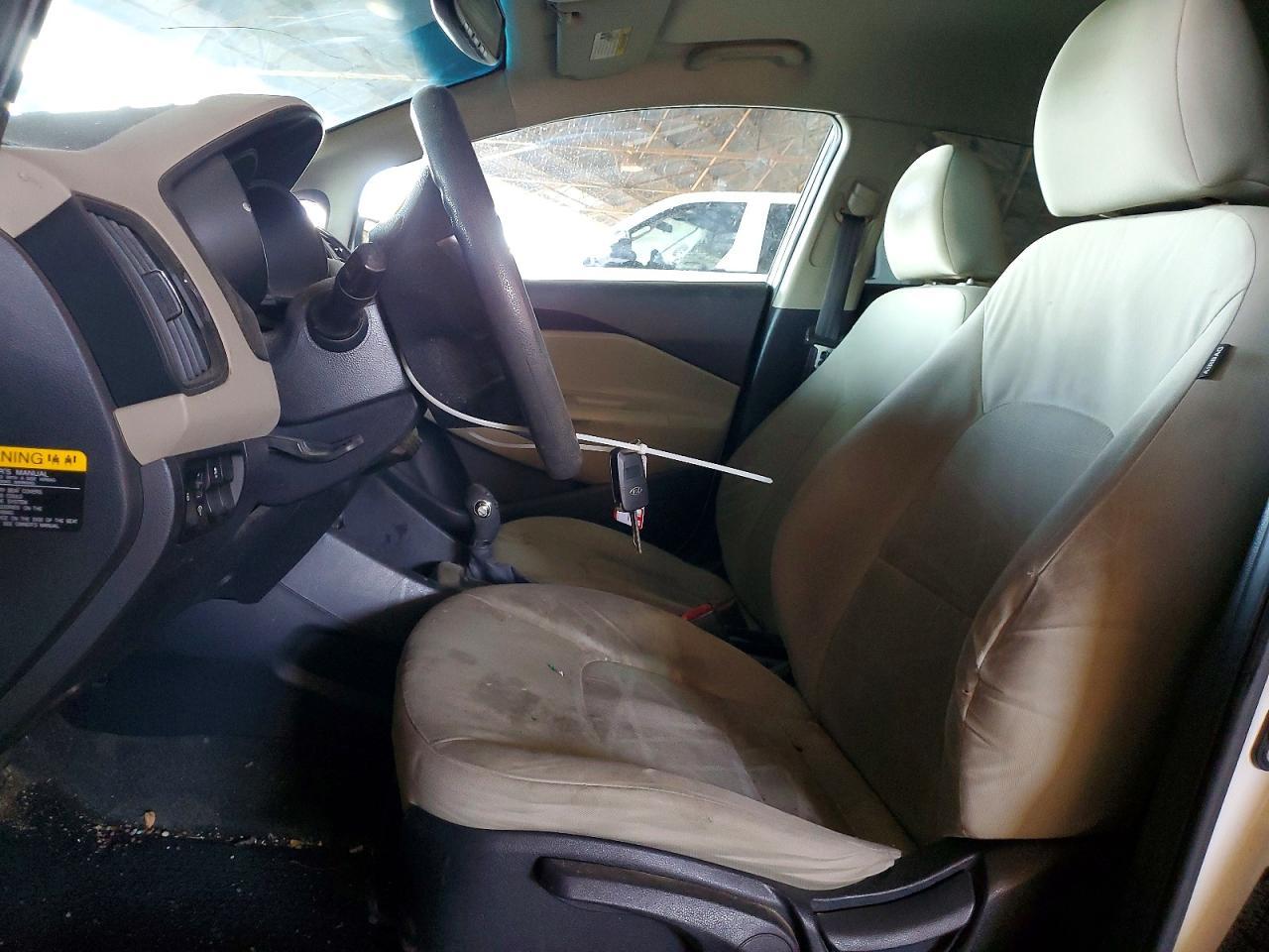 2013 KIA Rio lx