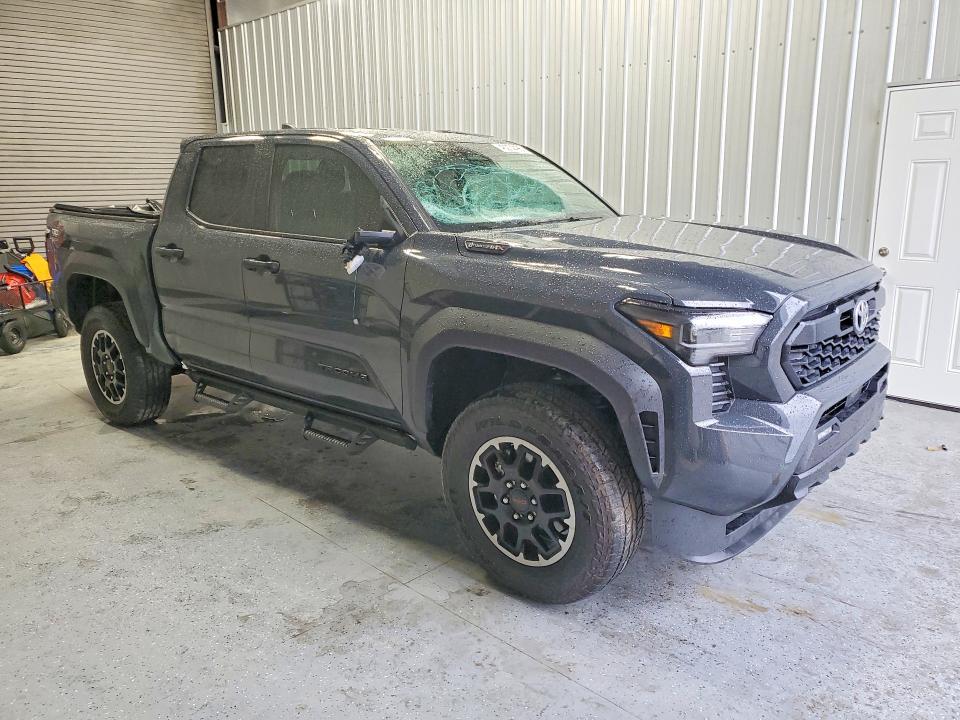 2025 Toyota Tacoma TRD OFF-ROAD HV