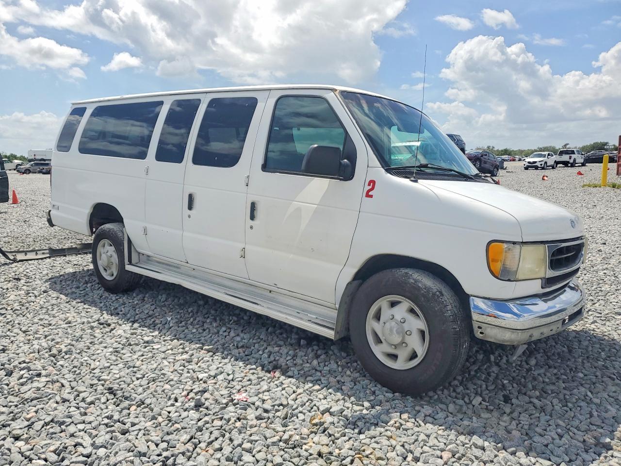 2002 Ford Econoline E350 Super Duty Wagon