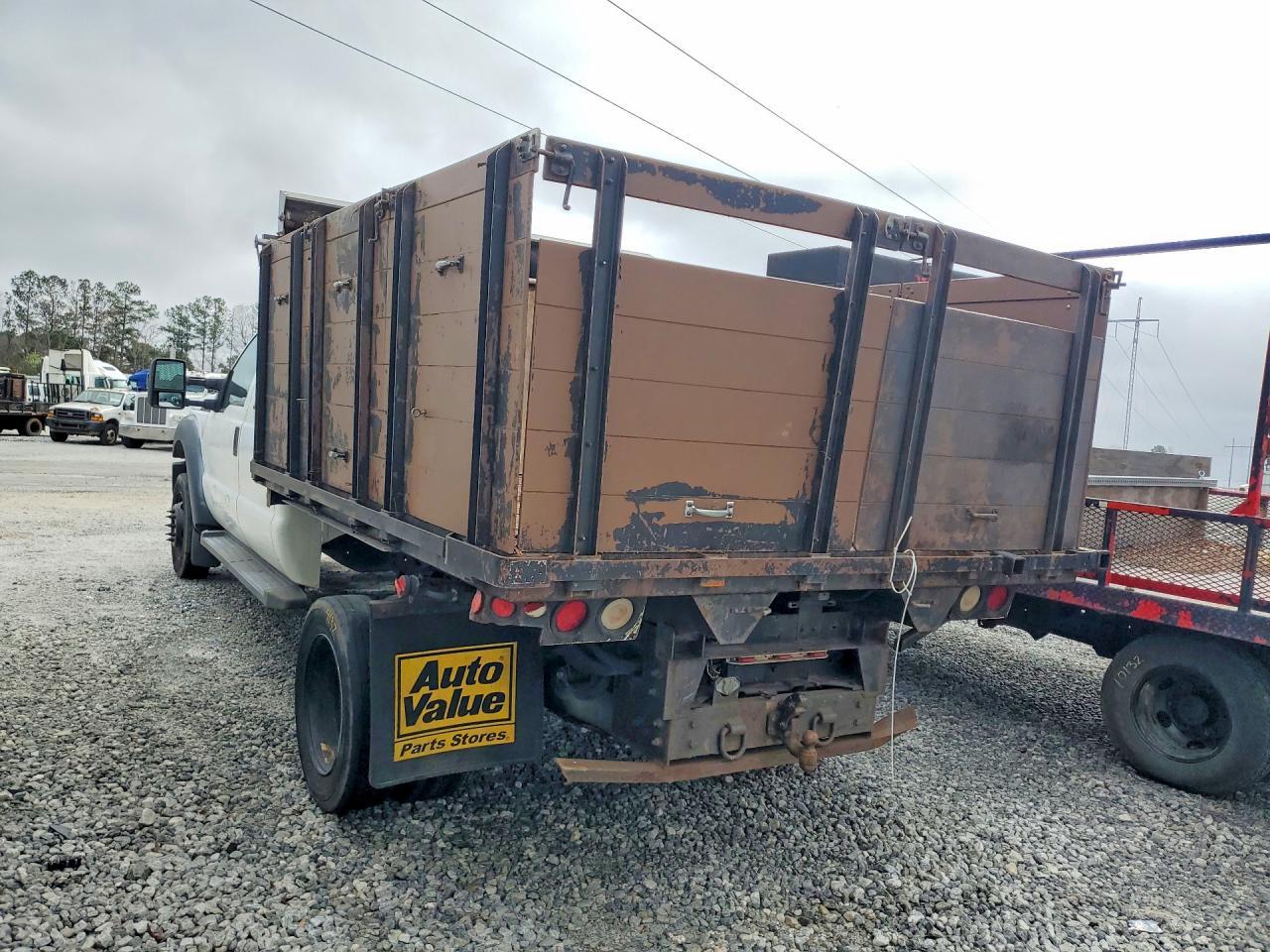 2013 Ford F450 Super Duty Flatbed Truck