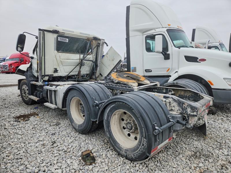 2017 Mack CXU613 Semi Truck