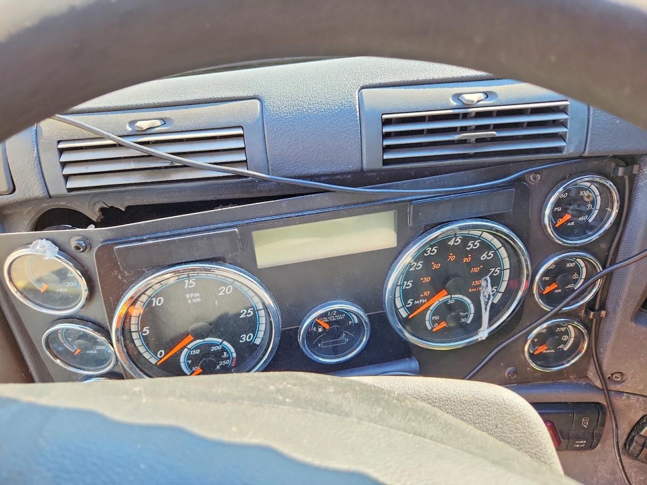 2016 Freightliner Cascadia 125 Semi Truck