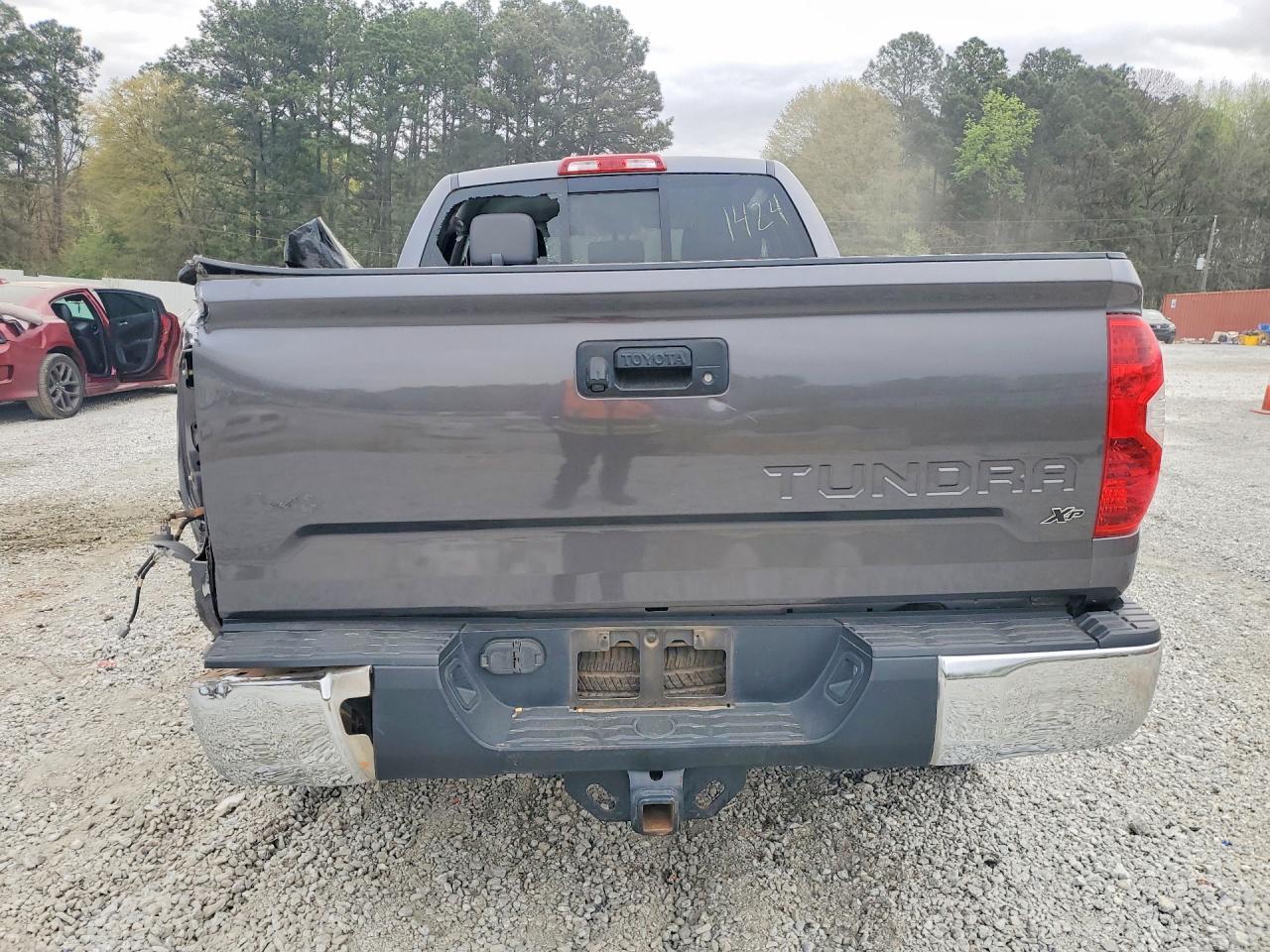 2014 Toyota Tundra SR5