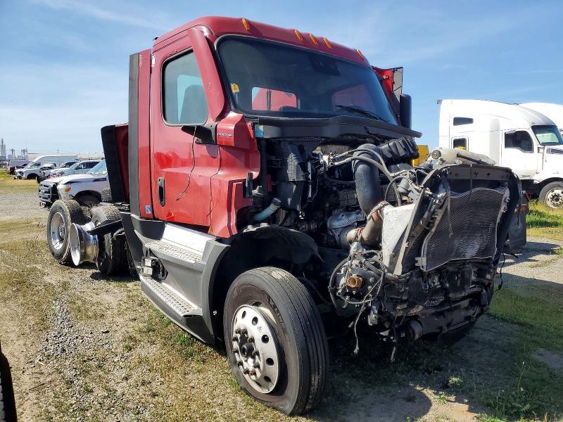 2020 Freigliner Cascadia 126