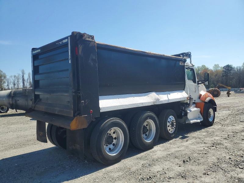 2016 Kenworth Constructi-Dump Truck