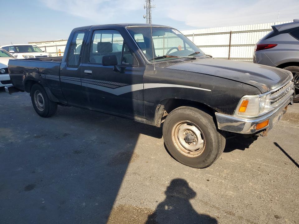 1990 Toyota Pickup Deluxe