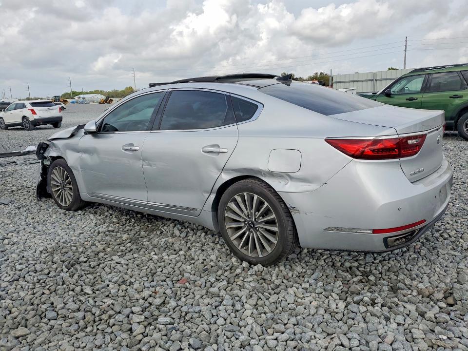 2017 KIA Cadenza Premium
