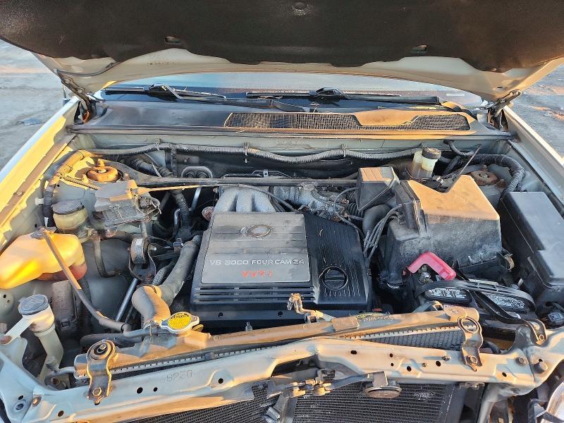 2001 Toyota Highlander Base