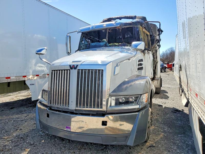2020 Westenstar 2020 Western Star 5700 Semi Truck