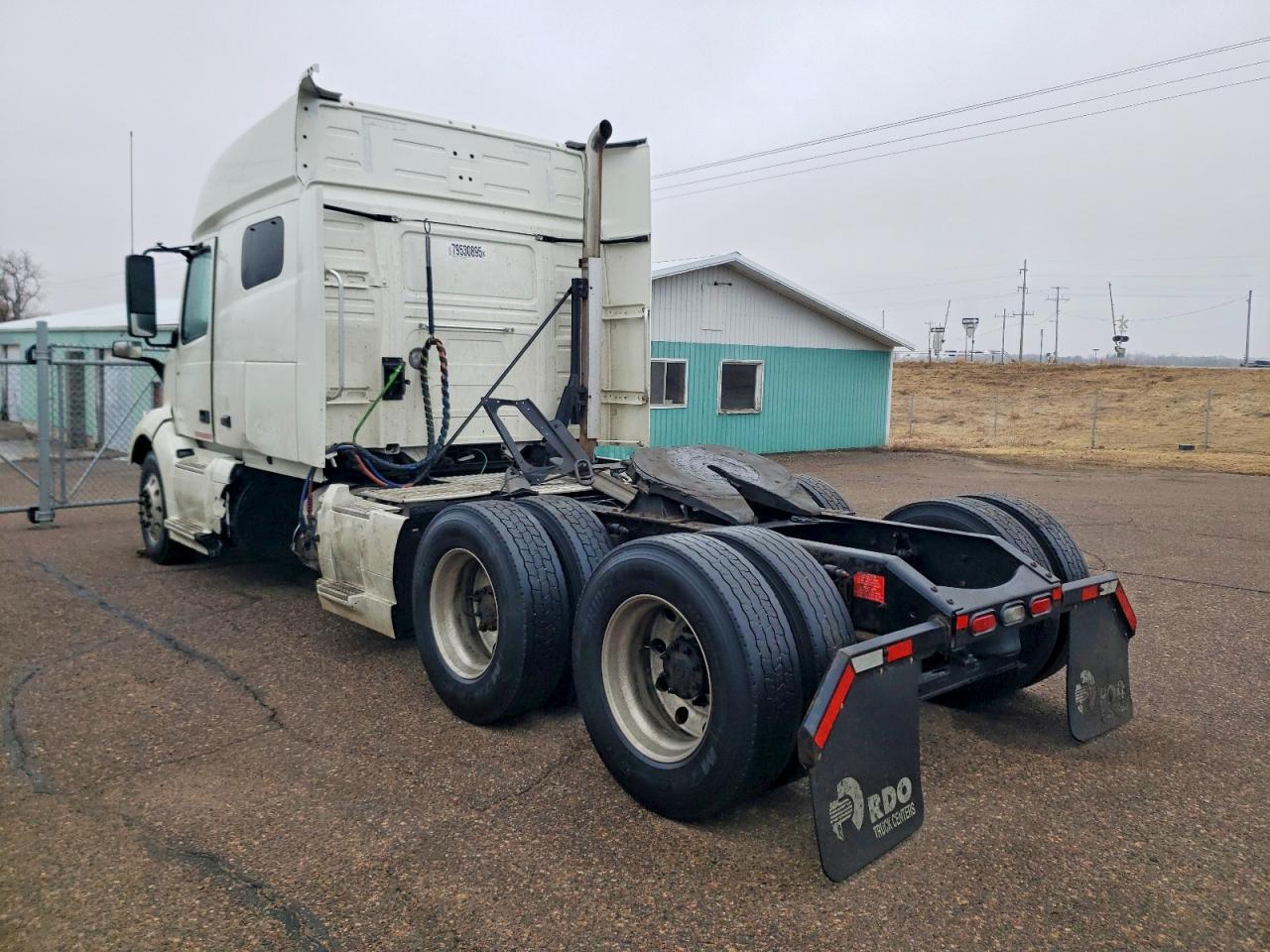 2019 Volv O VNL Semi Truck