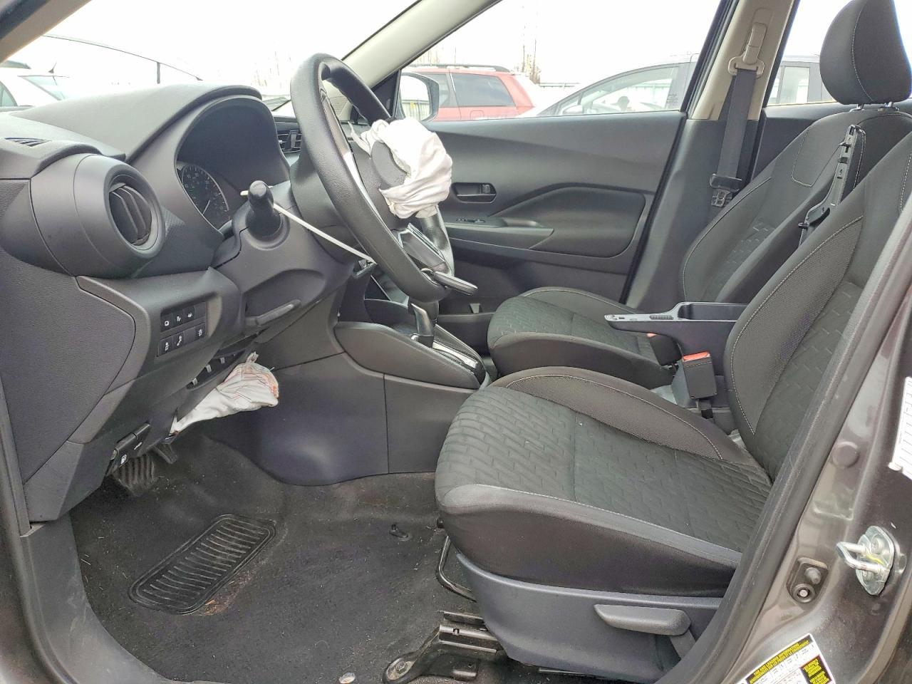 2021 Nissan Kicks s