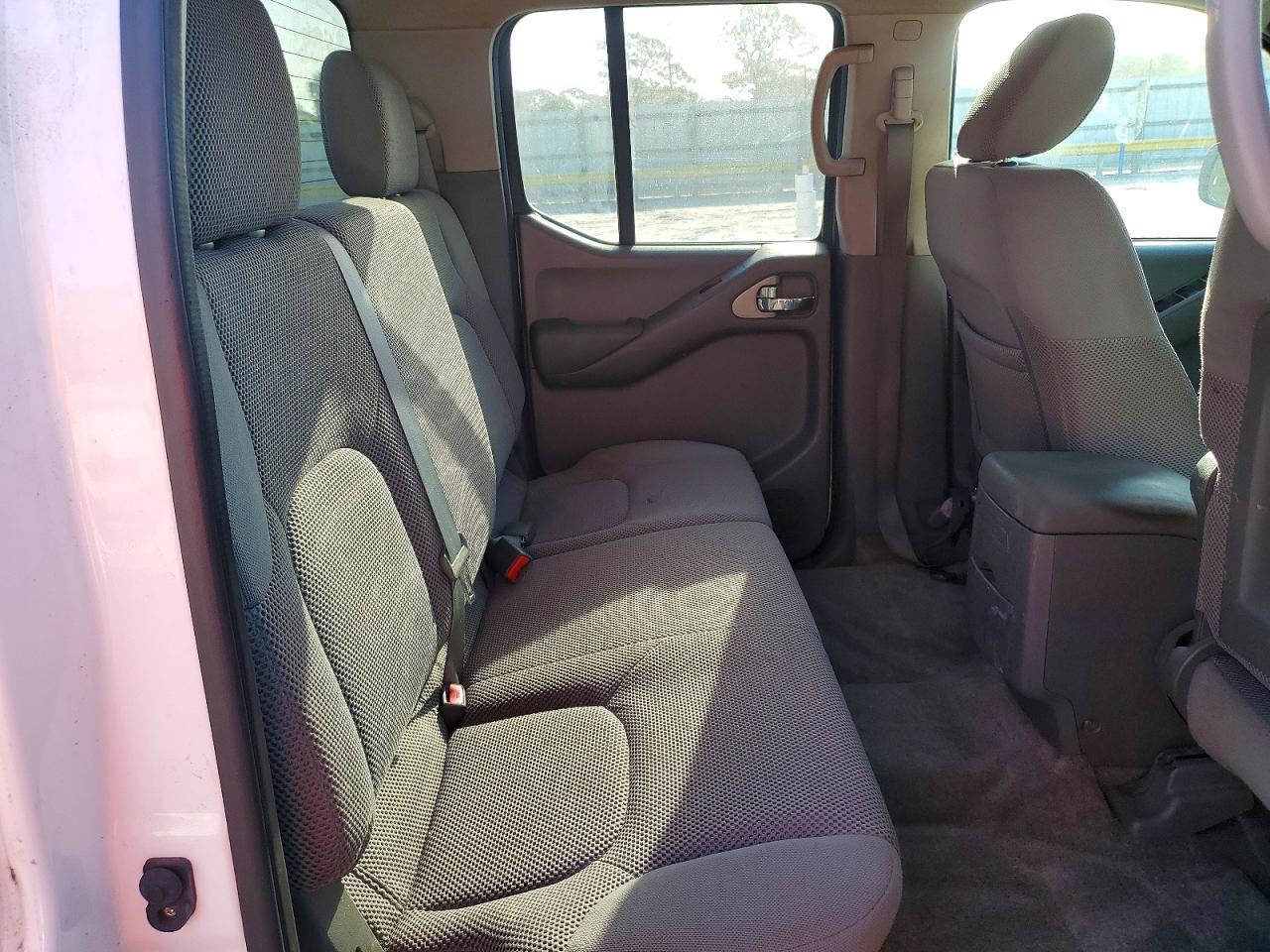 2011 Nissan Frontier S