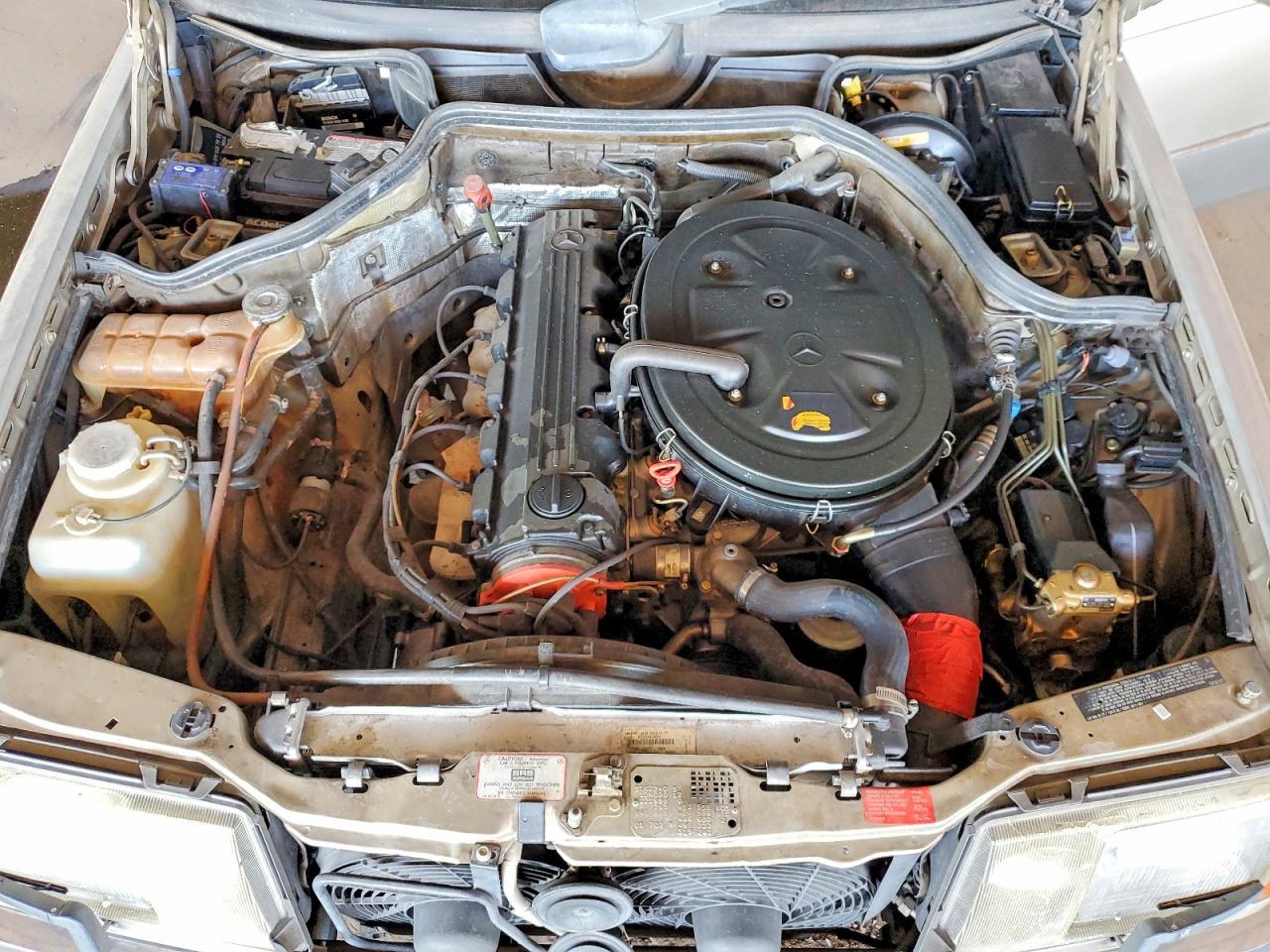 1991 Mercedes-Benz 300 e