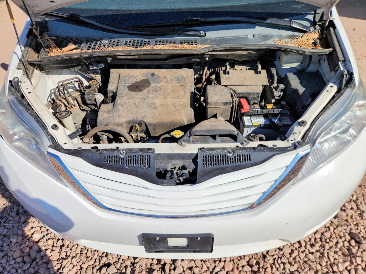 2015 Toyota Sienna le 8-passenger