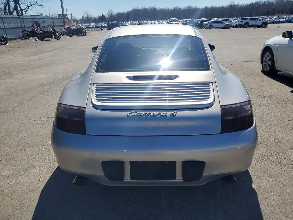 2000 Porsche 911 Carrera 2