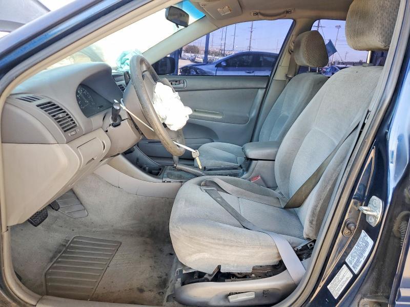 2003 Toyota Camry le
