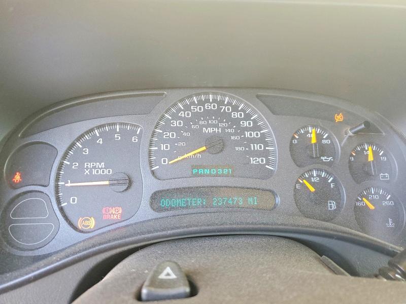 2004 Chevrolet Suburban C1500