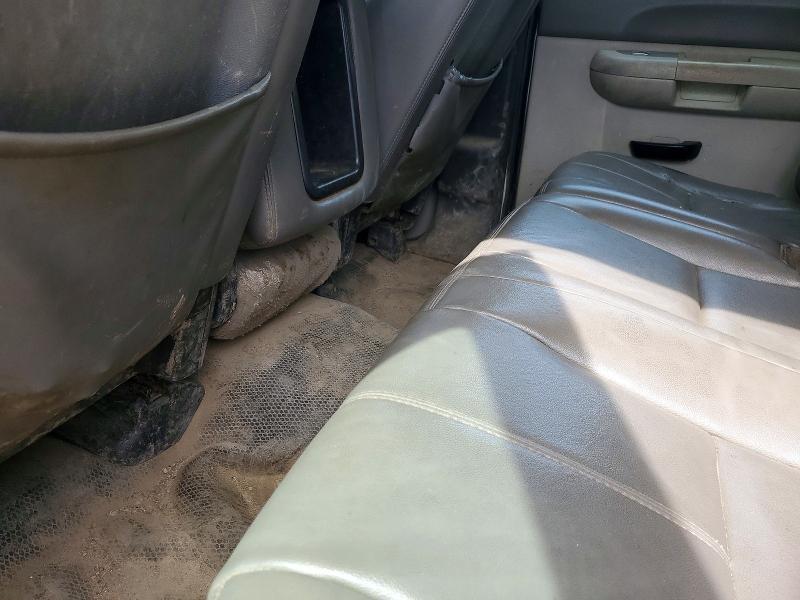 2013 Chevrolet Silverado Flatbed Truck