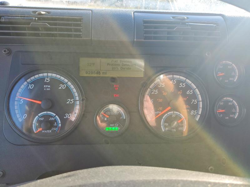2014 Freightliner Cascadia Semi Truck