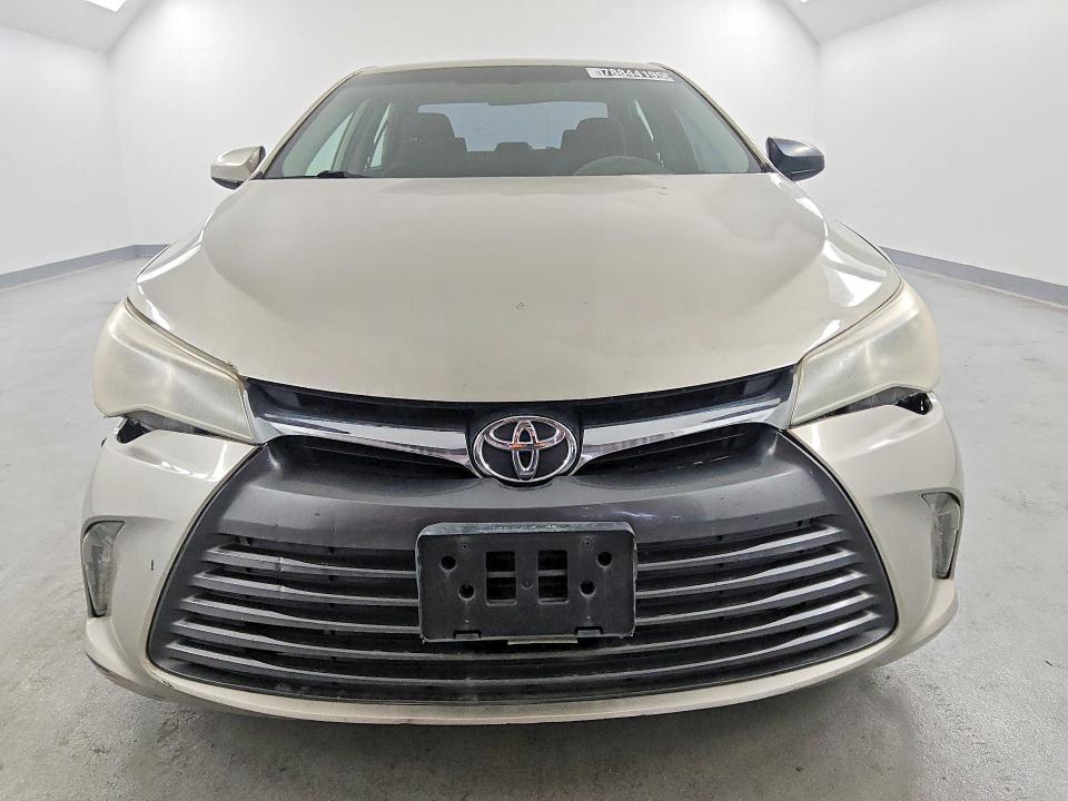2015 Toyota Camry le