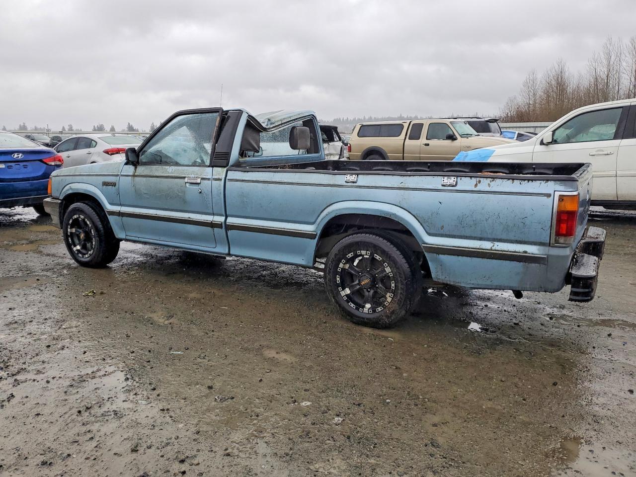 1986 Mazda B2000 Long BED