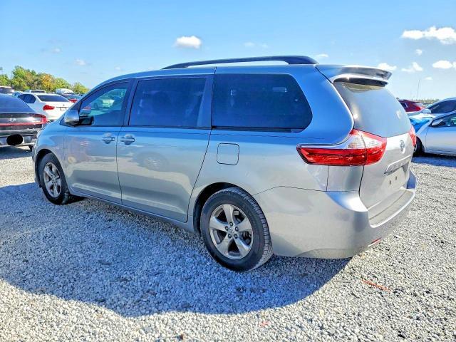 2016 Toyota Sienna le 8-passenger