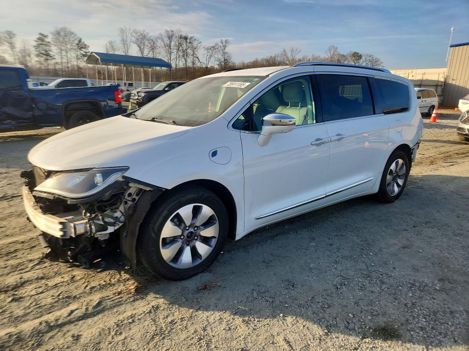 2018 Chrysler Pacifica Hybrid Limited