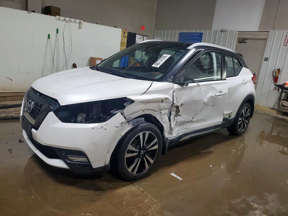 2020 Nissan Kicks sr