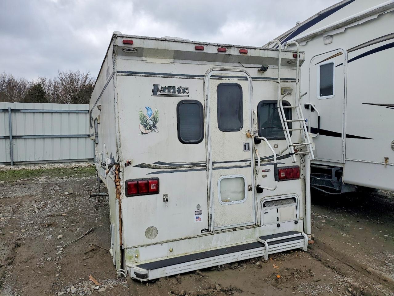 2002 Lance Camper