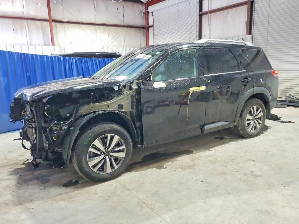 2022 Nissan Pathfinder sl