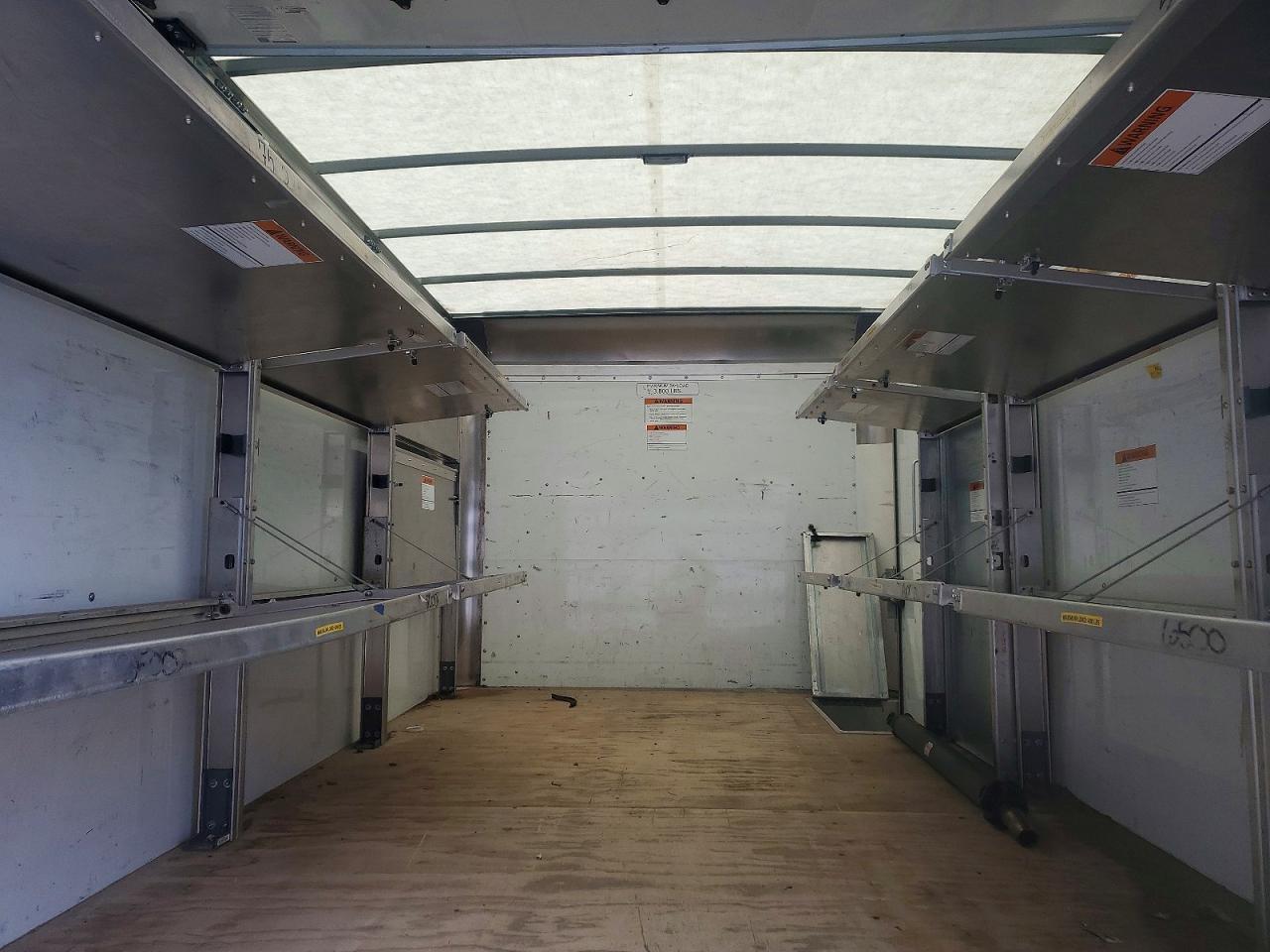 2023 Chevrolet Express G3500 BOX Truck