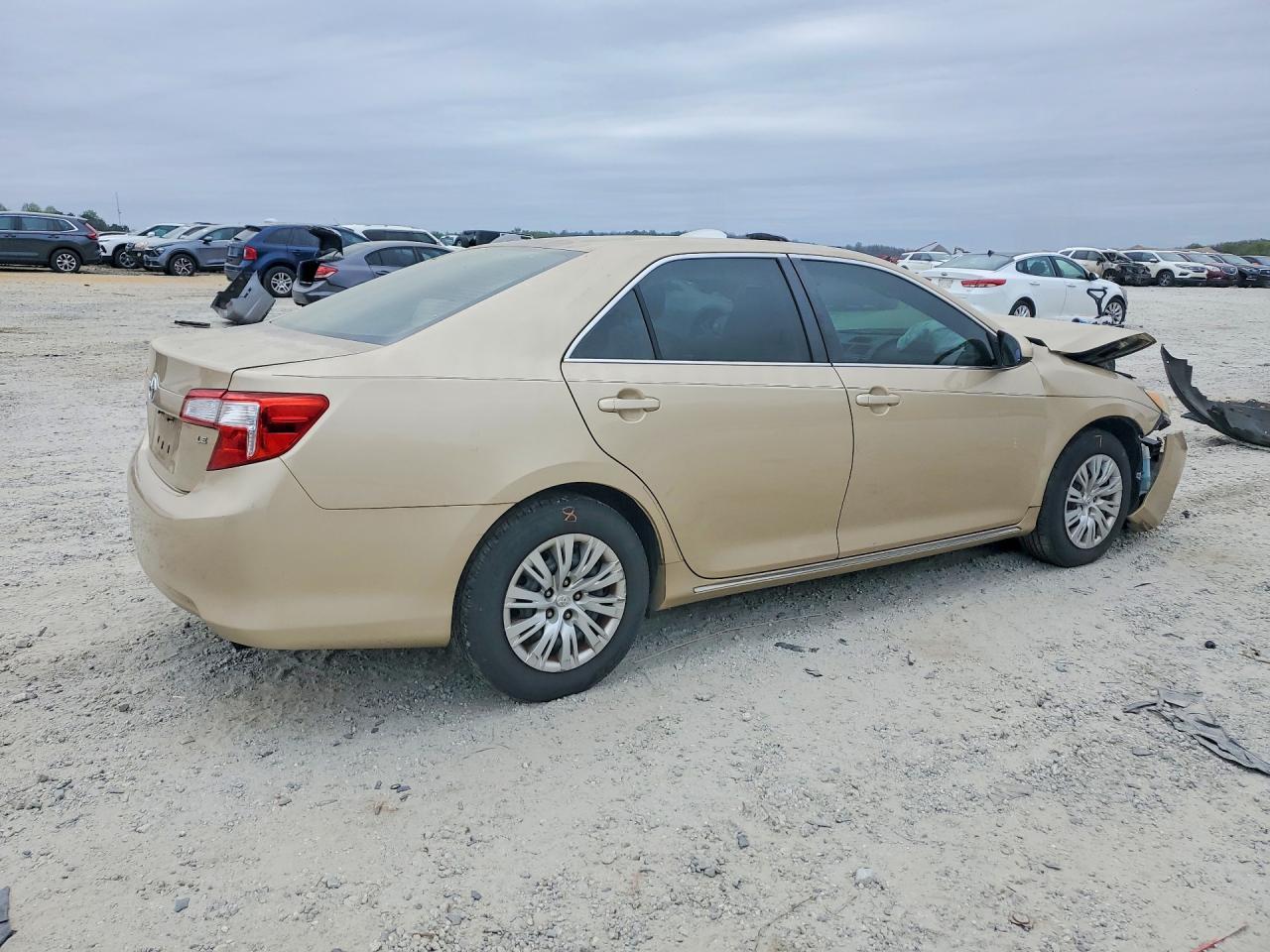 2012 Toyota Camry le