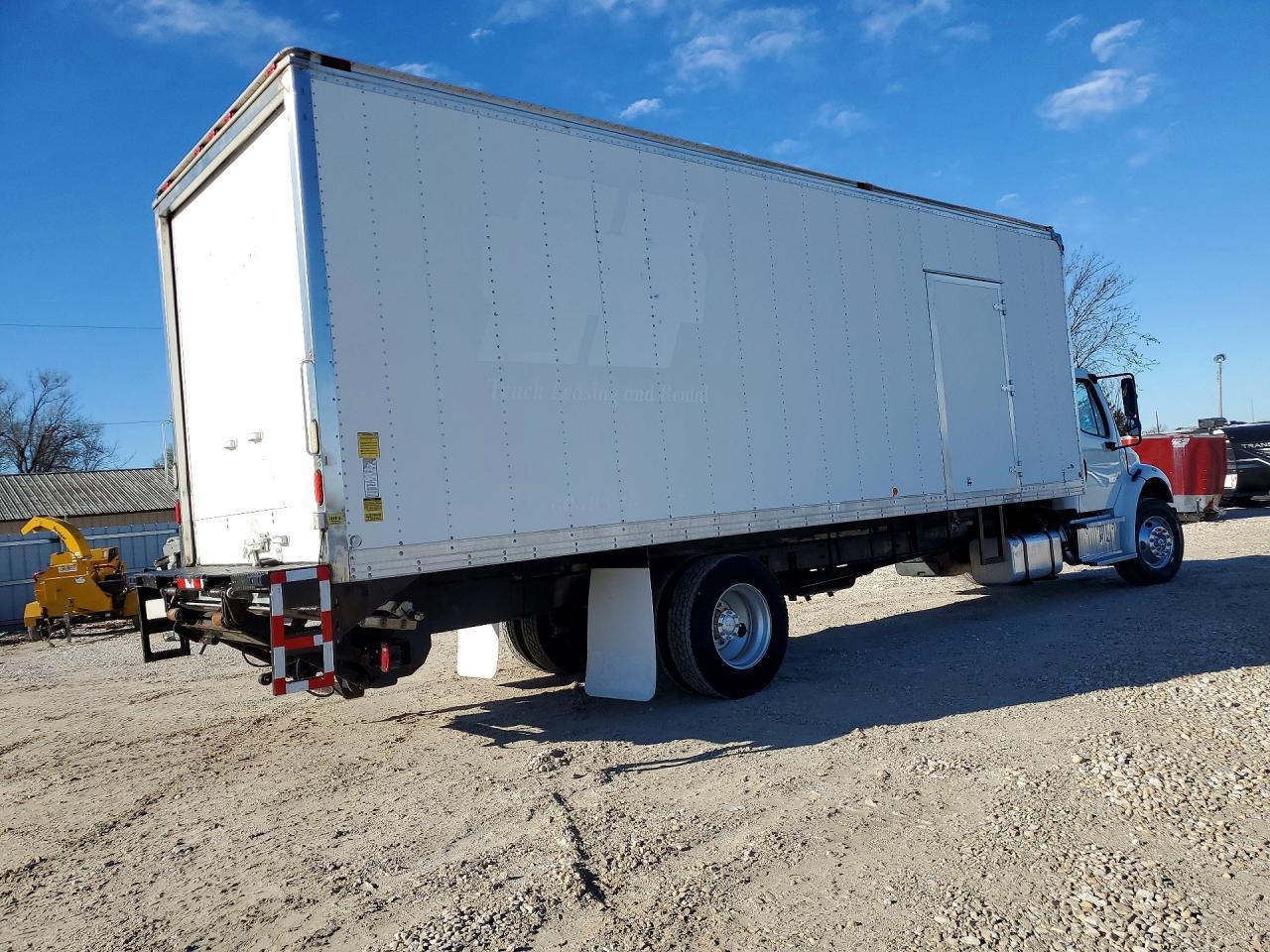 2015 Freightliner Business Class M2 BOX Truck
