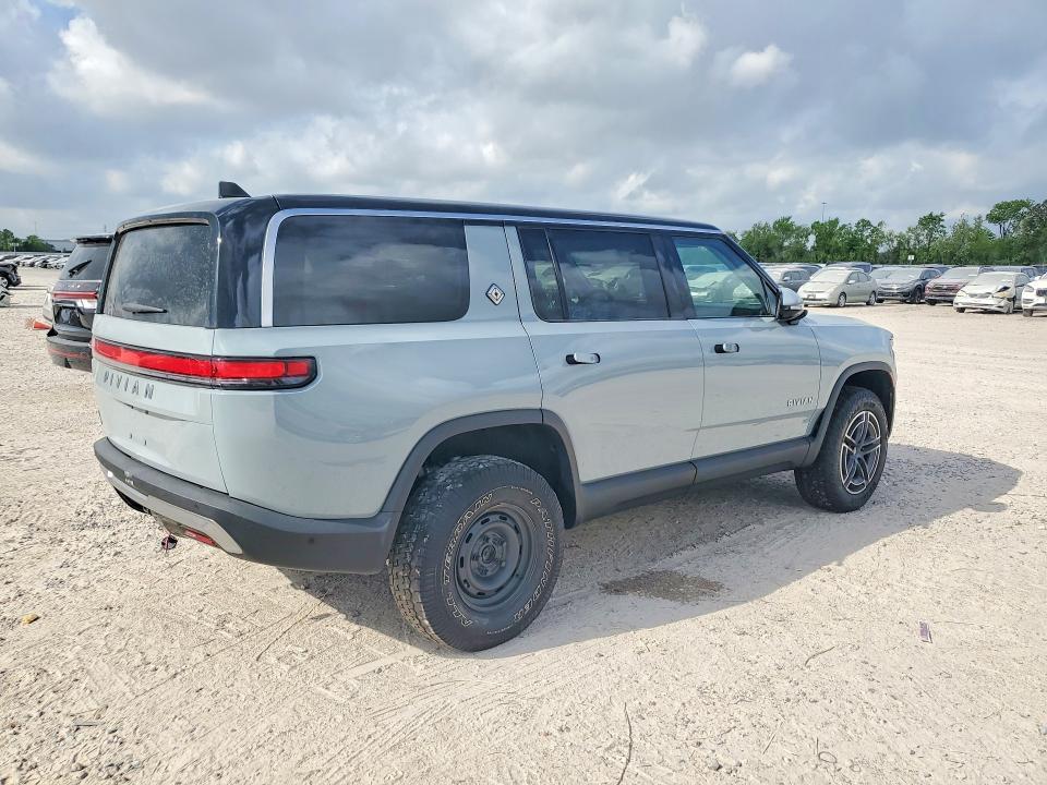 2025 Rivian R1S Adventure