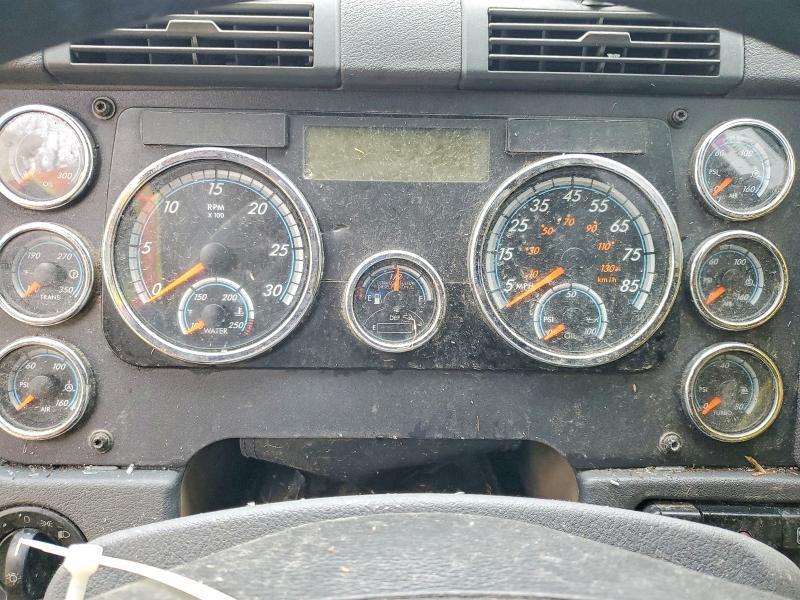 2017 Freigliner 2017 Freightliner Cascadia 125 Sleeper Cab Semi TR